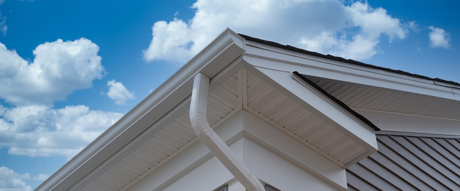 How much does it cost to put gutters around your house?